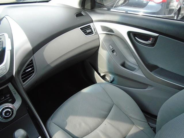 2012 Hyundai Elantra GLS photo