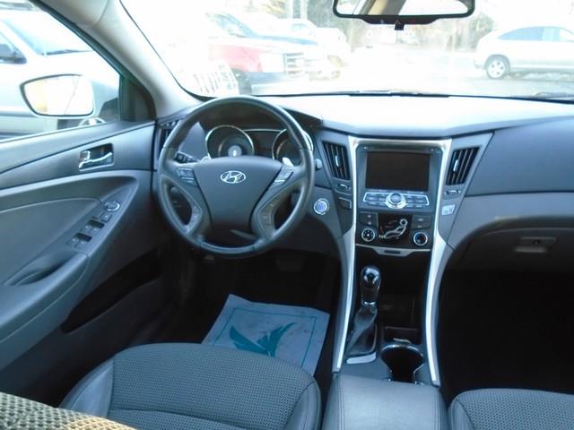 2012 Hyundai Sonata SE photo