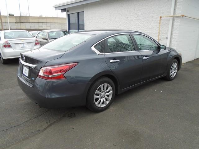 2013 Nissan Altima 2.5 photo