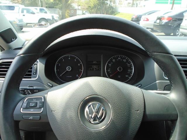 2012 Volkswagen Jetta SEL photo