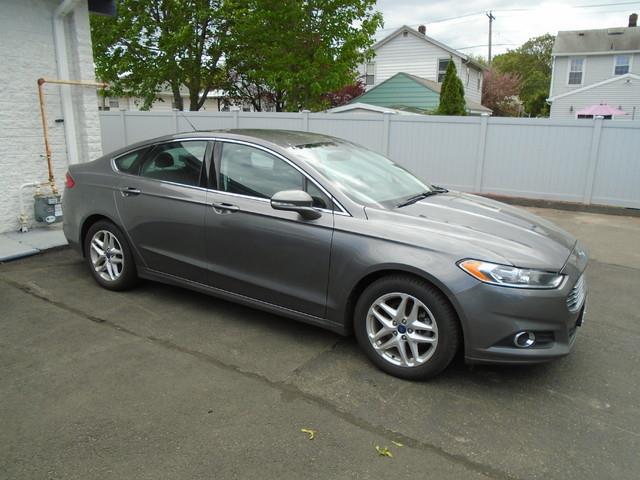 2013 Ford Fusion SE photo