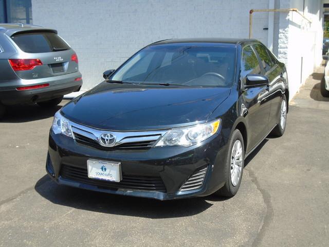 The 2012 Toyota Camry L photos
