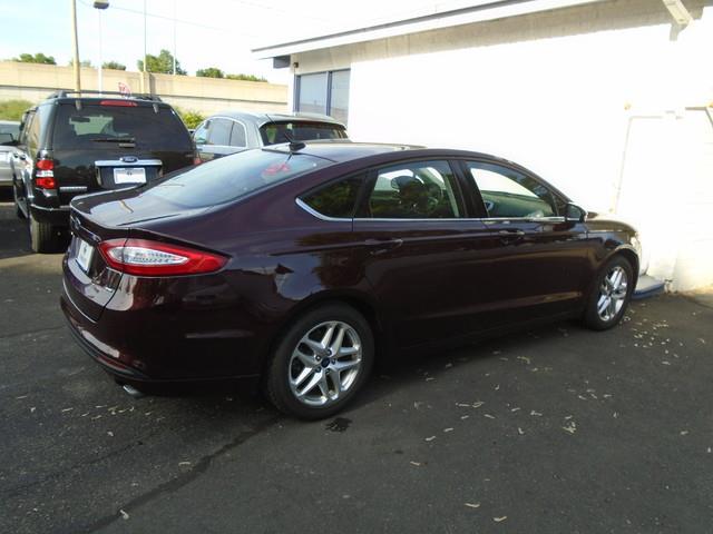 2013 Ford Fusion SE photo