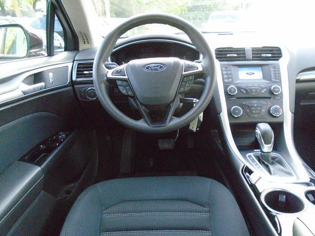 2013 Ford Fusion SE photo