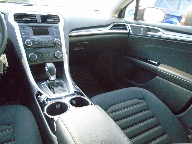 2013 Ford Fusion SE photo