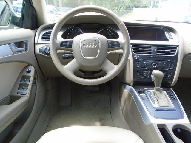 2009 Audi A4 2.0T quattro photo