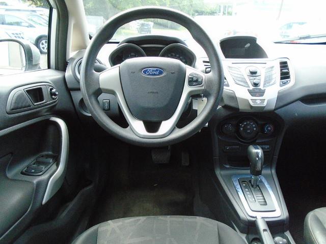 2012 Ford Fiesta SE photo