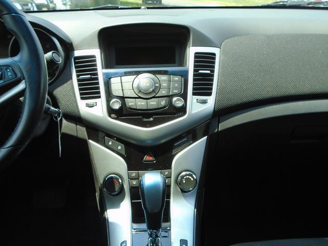 2011 Chevrolet Cruze LT photo