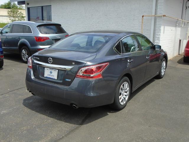 2013 Nissan Altima 2.5 photo