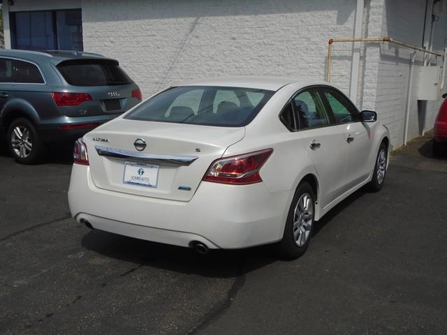 2013 Nissan Altima 2.5 photo