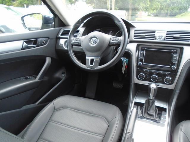 2012 Volkswagen Passat SE PZEV photo