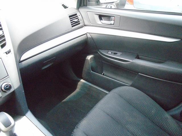 2011 Subaru Legacy 2.5i Premium photo