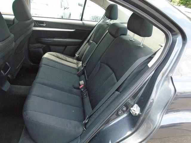 2011 Subaru Legacy 2.5i Premium photo