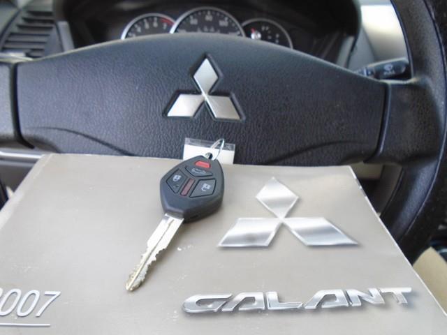 2007 Mitsubishi Galant ES photo