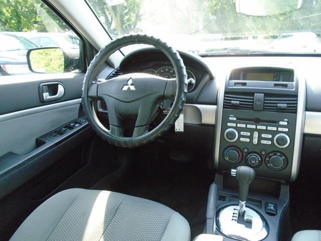 2007 Mitsubishi Galant ES photo