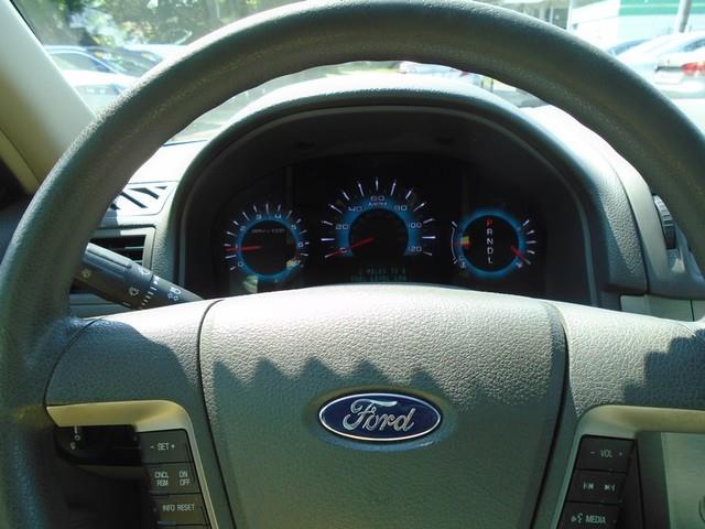2010 Ford Fusion SE photo