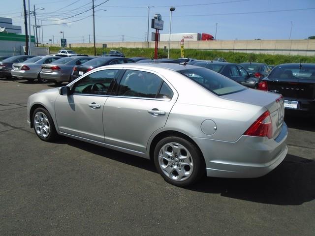 2010 Ford Fusion SE photo