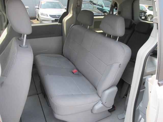 2008 Chrysler Town & Country LX photo