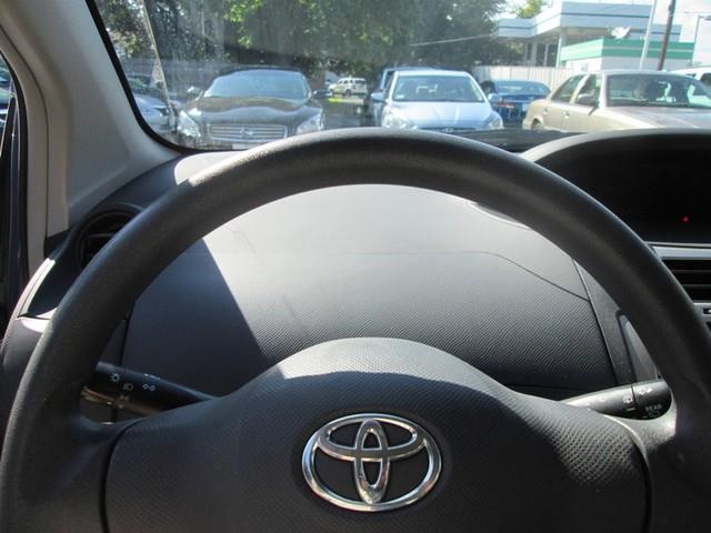 2011 Toyota Yaris photo
