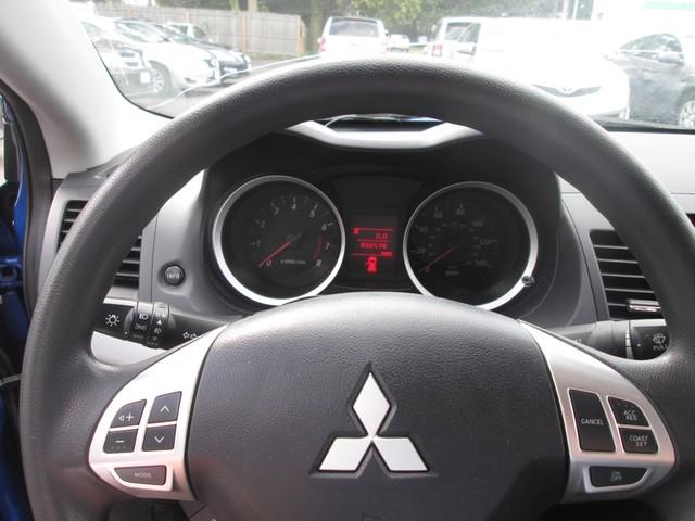 2011 Mitsubishi Lancer ES photo