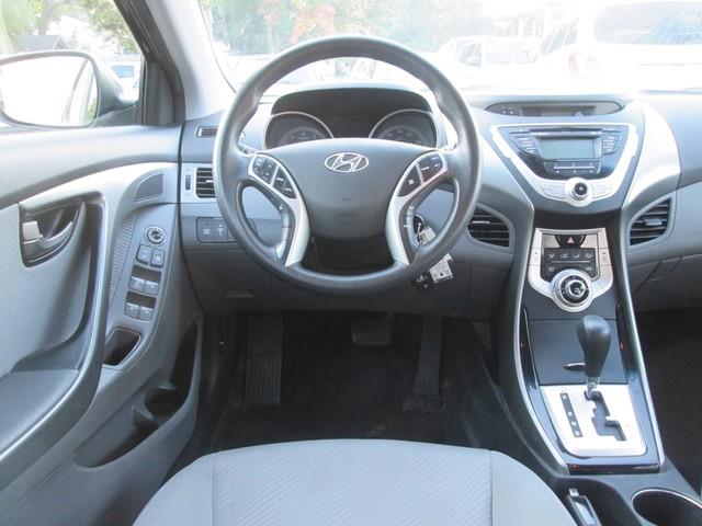 2012 Hyundai Elantra GLS photo