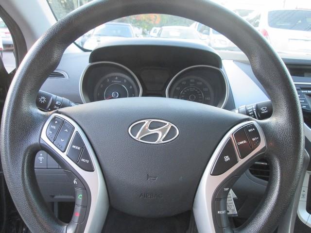 2012 Hyundai Elantra GLS photo