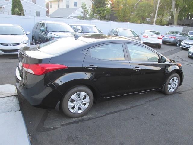 2012 Hyundai Elantra GLS photo