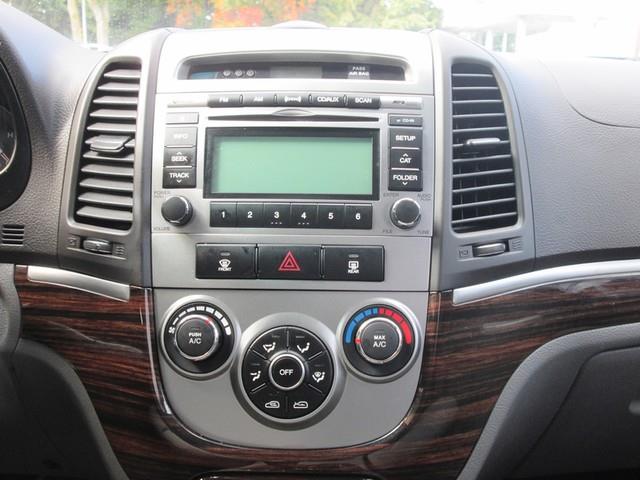 2011 Hyundai Santa Fe GLS photo