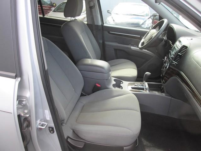 2011 Hyundai Santa Fe GLS photo