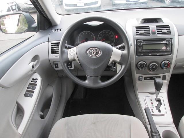 2012 Toyota Corolla L photo