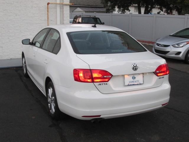 2012 Volkswagen Jetta SE PZEV photo