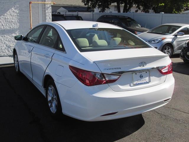 2013 Hyundai Sonata GLS photo