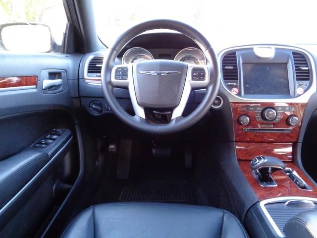 2014 Chrysler 300 photo