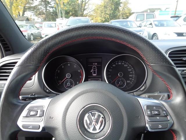 2011 Volkswagen GTI photo