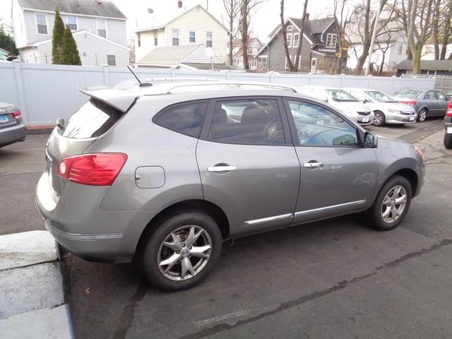 2011 Nissan Rogue S photo