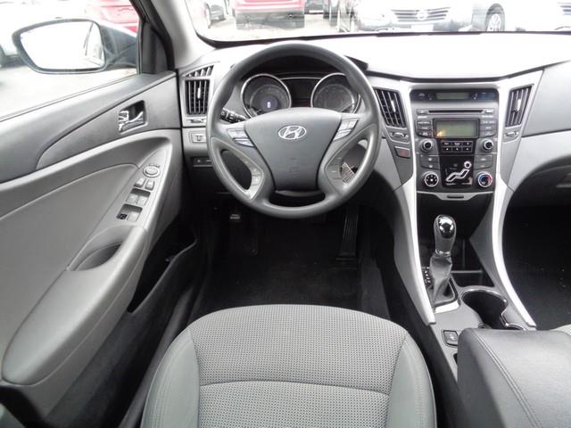 2013 Hyundai Sonata GLS photo