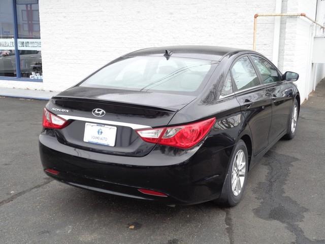 2013 Hyundai Sonata GLS photo