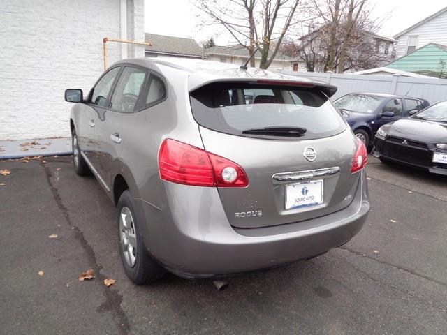 2011 Nissan Rogue S photo