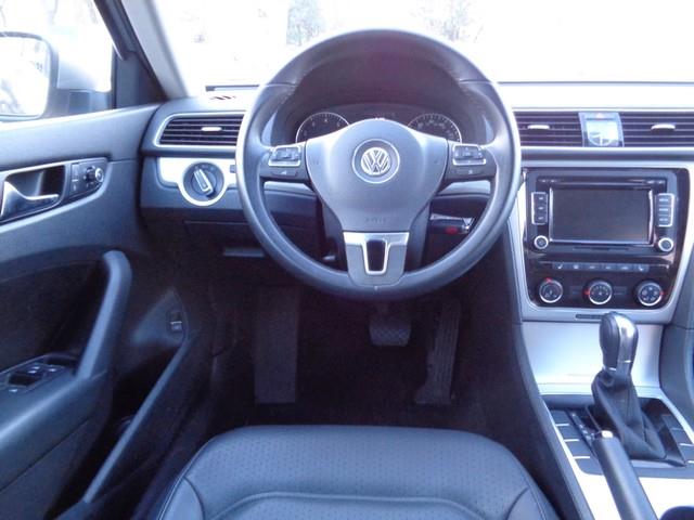 2013 Volkswagen Passat SE PZEV photo