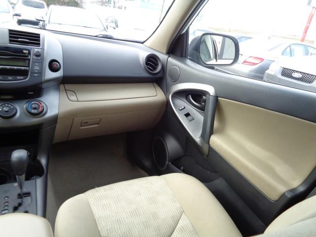 2011 Toyota RAV4 photo