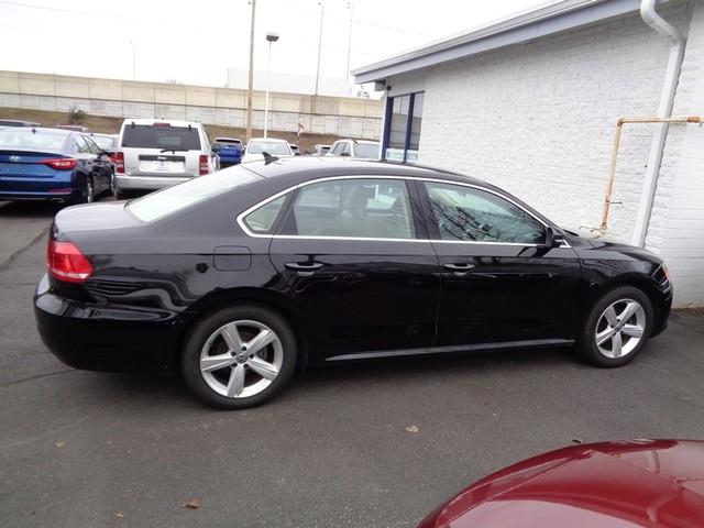 2013 Volkswagen Passat SE PZEV photo