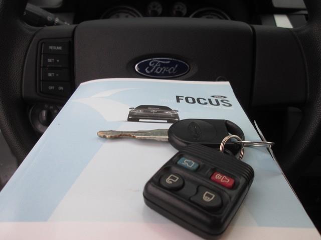 2010 Ford Focus SE photo
