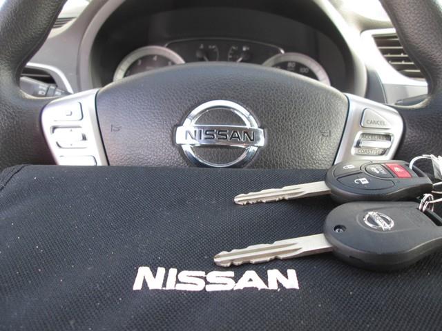2013 Nissan Sentra S photo