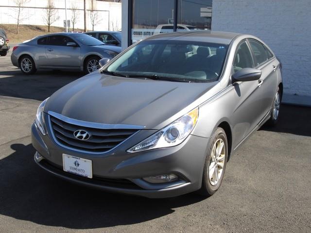 2013 Hyundai Sonata GLS photo