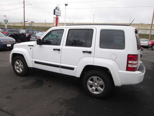 2012 Jeep Liberty Sport photo