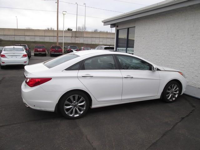 2011 Hyundai Sonata SE 2.0T photo