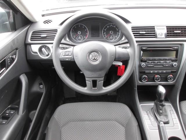 2013 Volkswagen Passat S PZEV photo