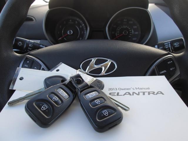 2013 Hyundai Elantra GLS photo