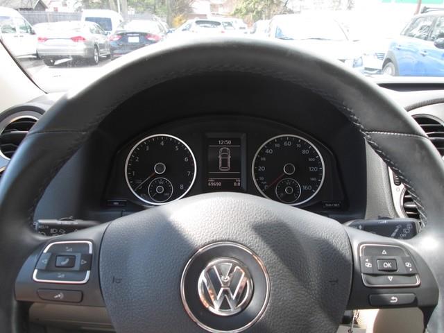 2011 Volkswagen Tiguan S 4Motion photo