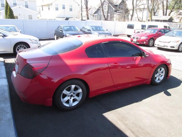 2010 Nissan Altima 3.5 SR photo